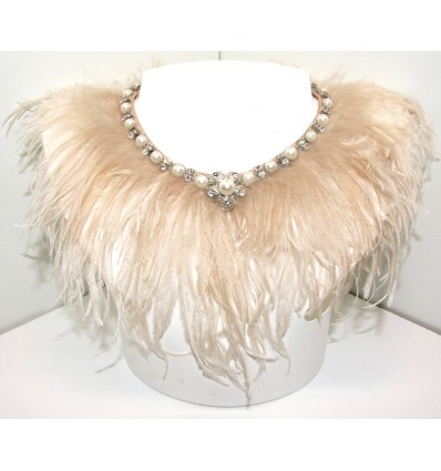 FEATHERS AND PEARLS NECKLACE IN CREAM